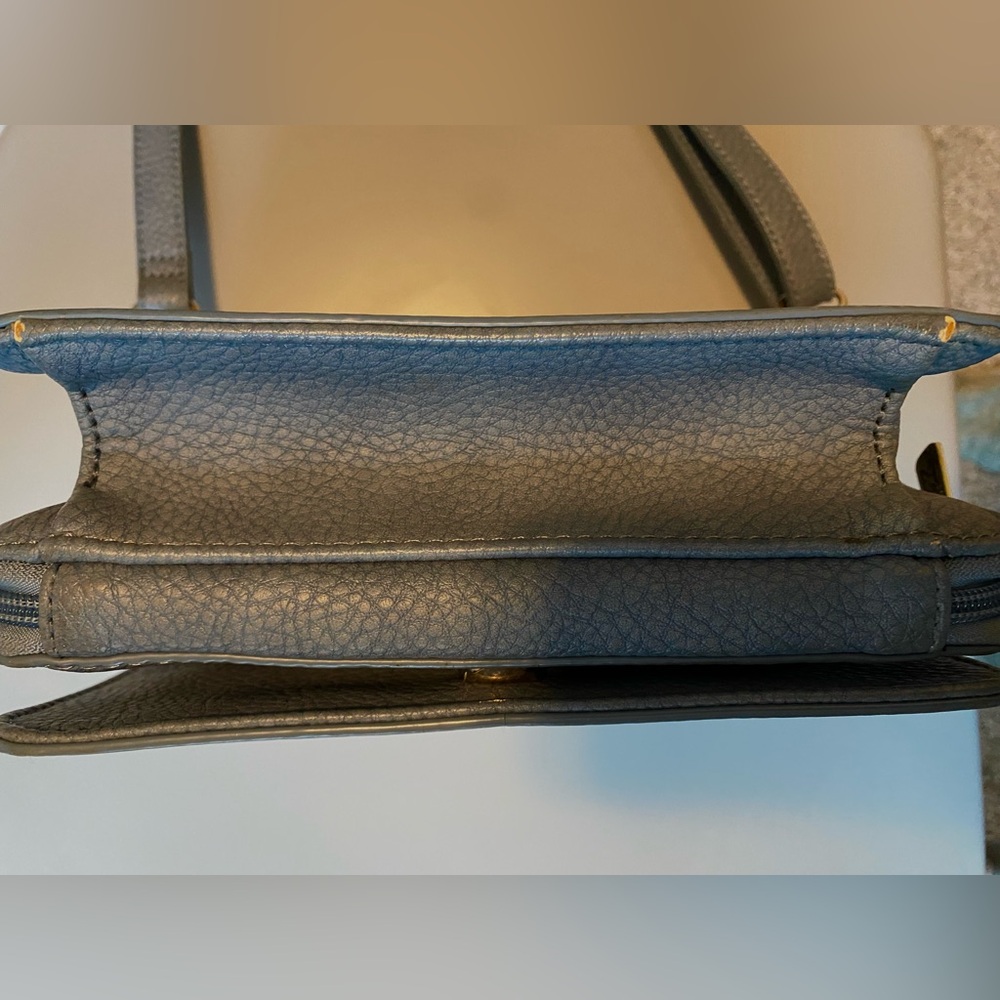 Gorgeous Karla Hanson Madison Organizer Crossbody Bag - Picture 5 of 5